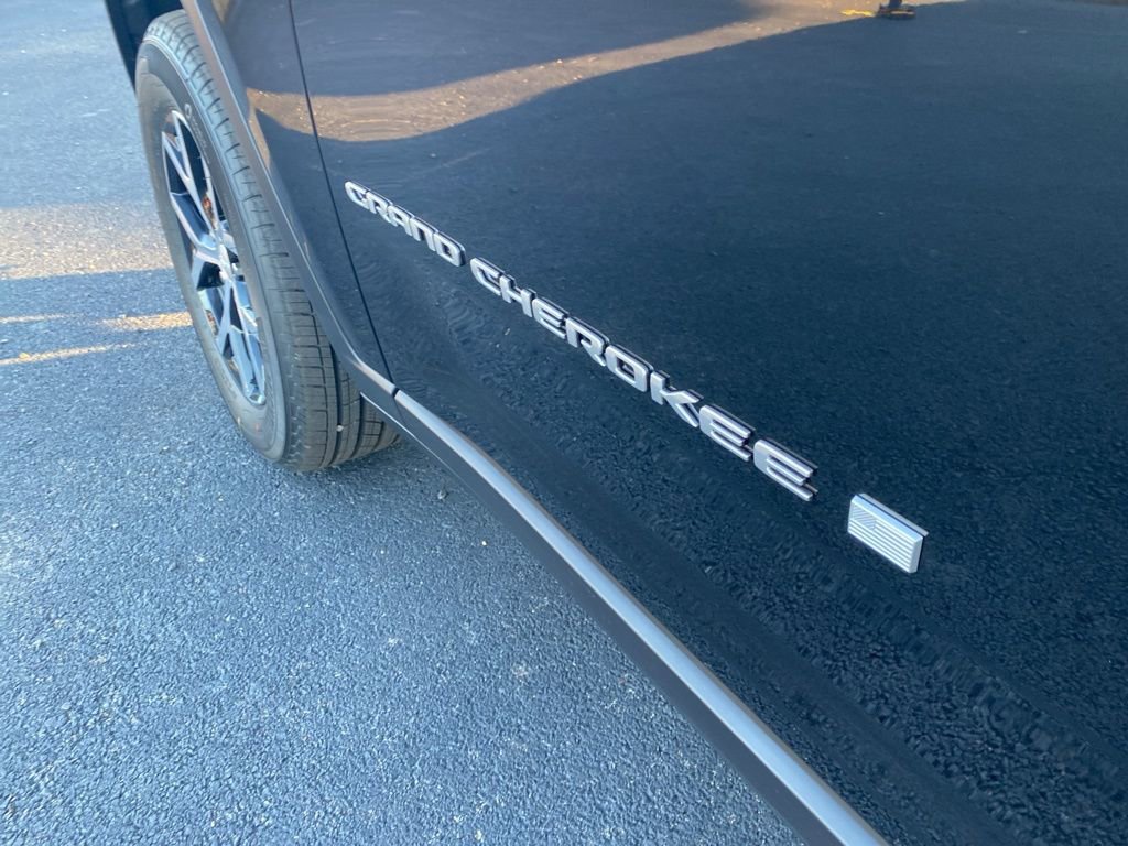New 2025 Jeep Grand Cherokee L Limited image 44