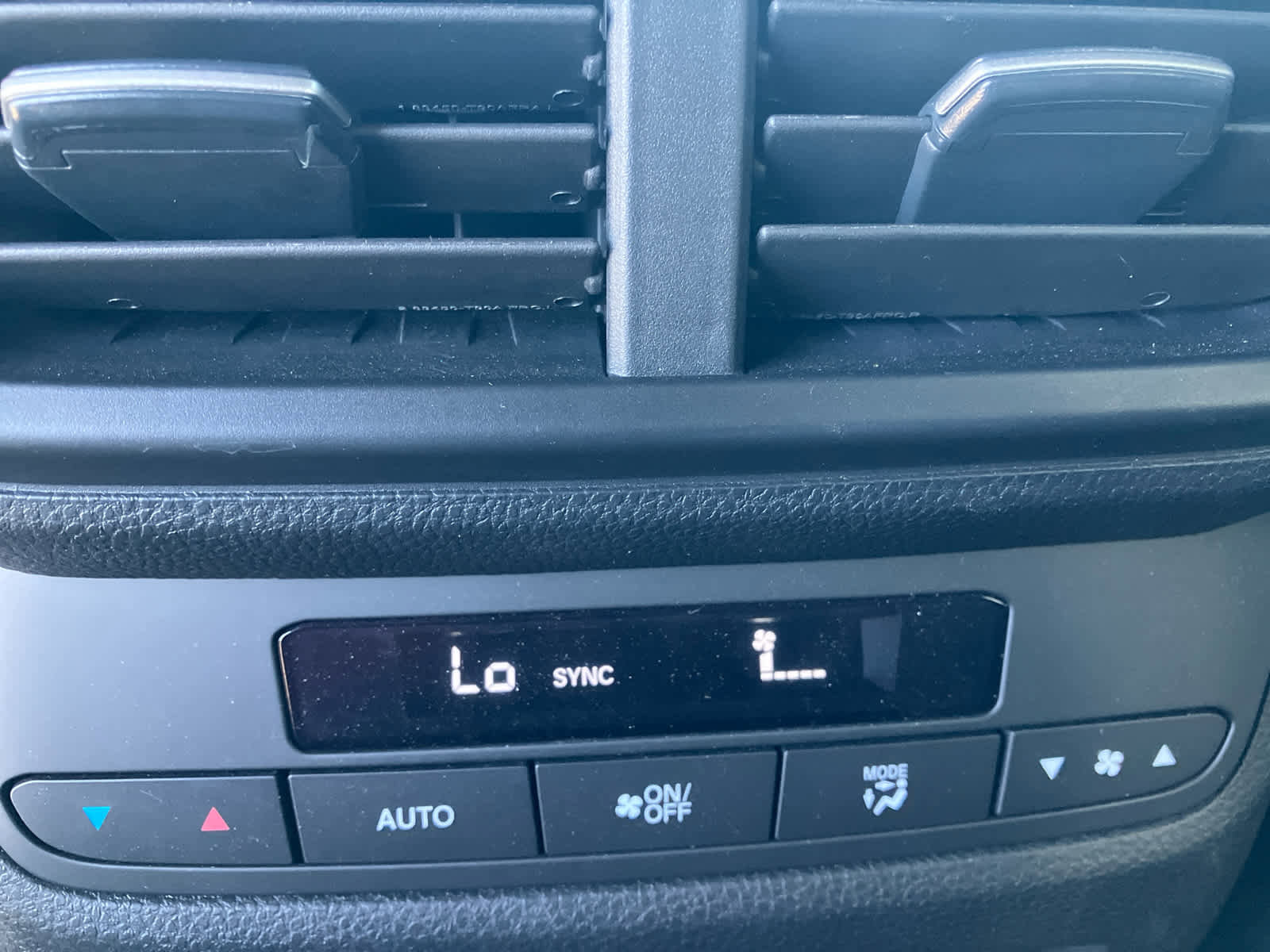 Used 2025 Honda Pilot TrailSport image 37