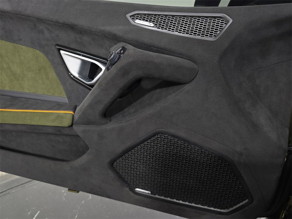 Used 2024 Lamborghini Huracan Sterrato image 22