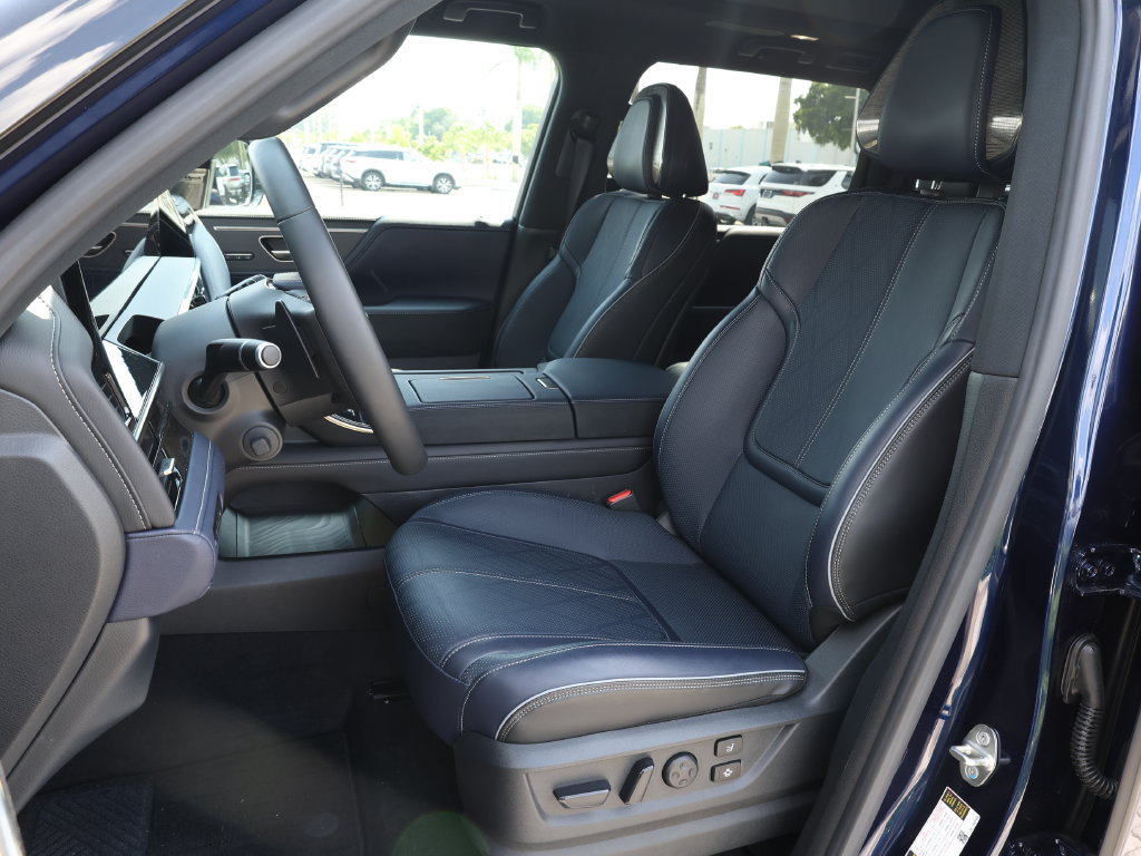 Certified 2026 INFINITI QX80 4WD w/ Sport Exterior Package image 17
