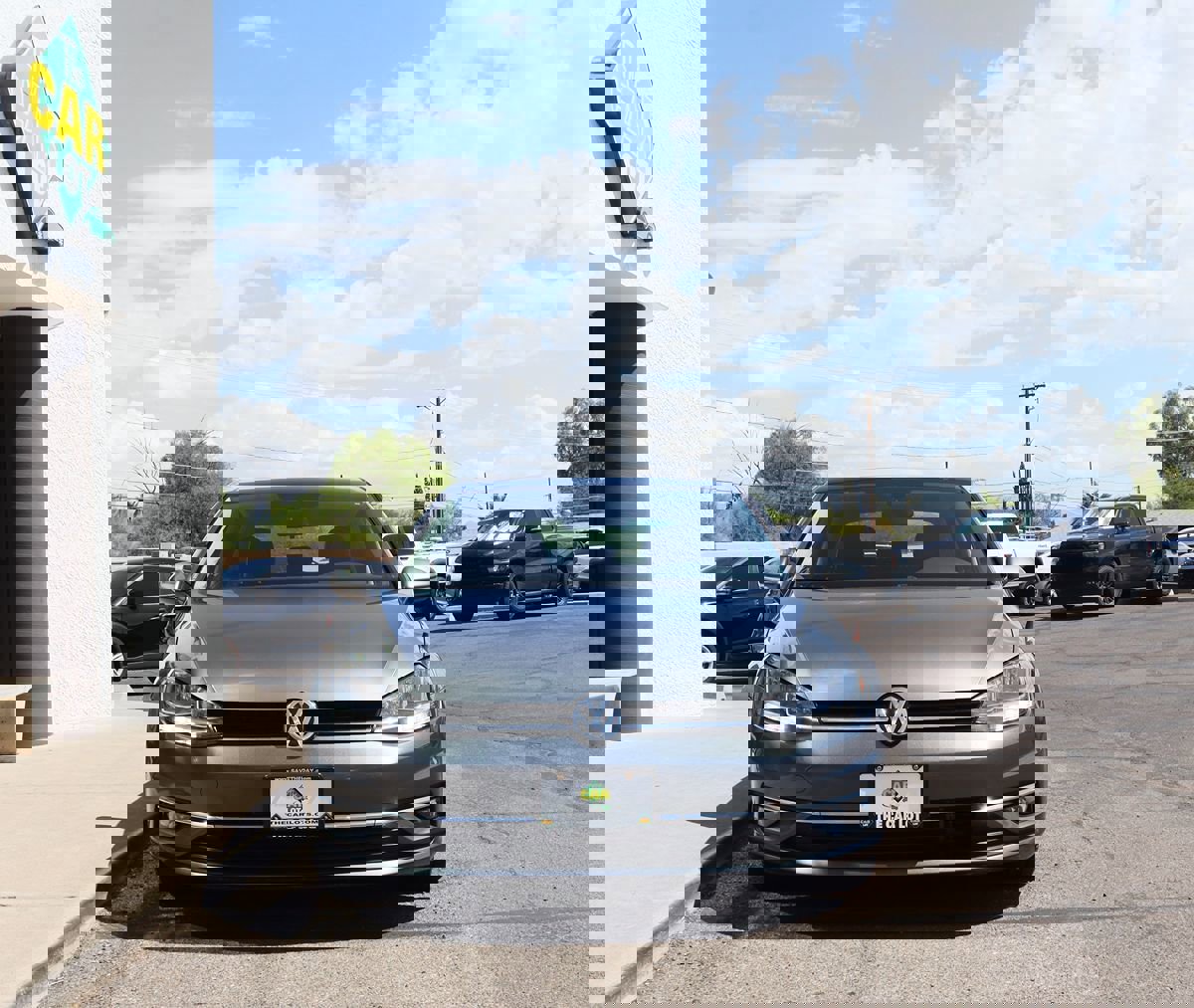 Used 2018 Volkswagen Golf SE image 16