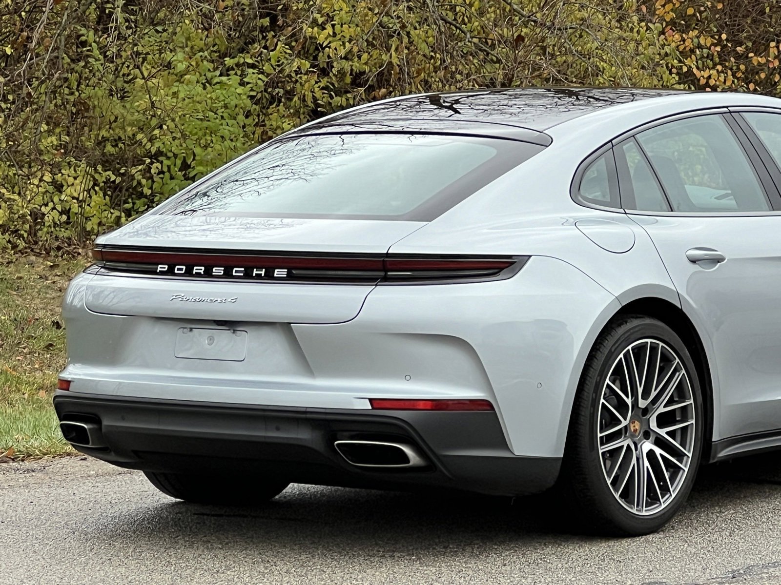 Certified 2025 Porsche Panamera 4 image 10