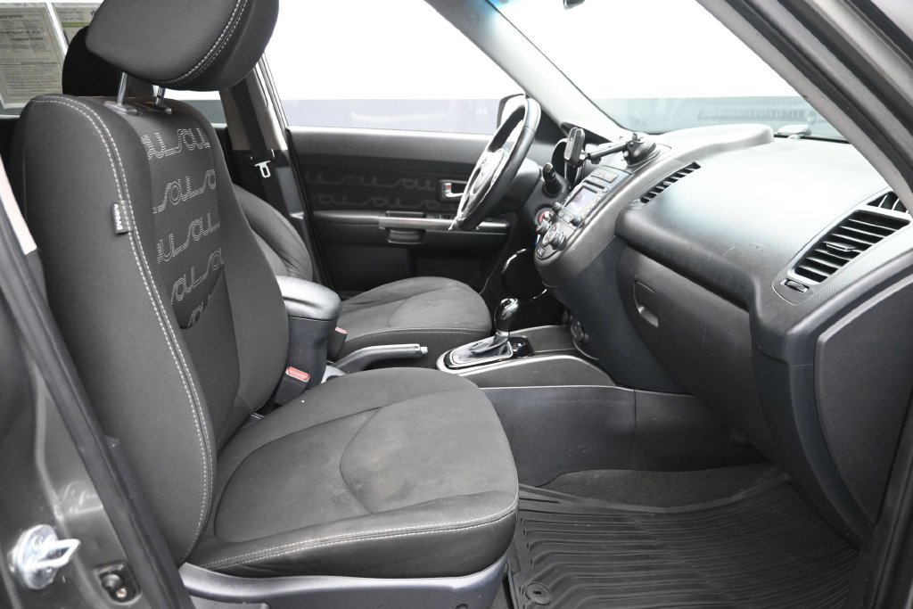 Used 2012 Kia Soul + w/ Audio Pkg FWD image 9