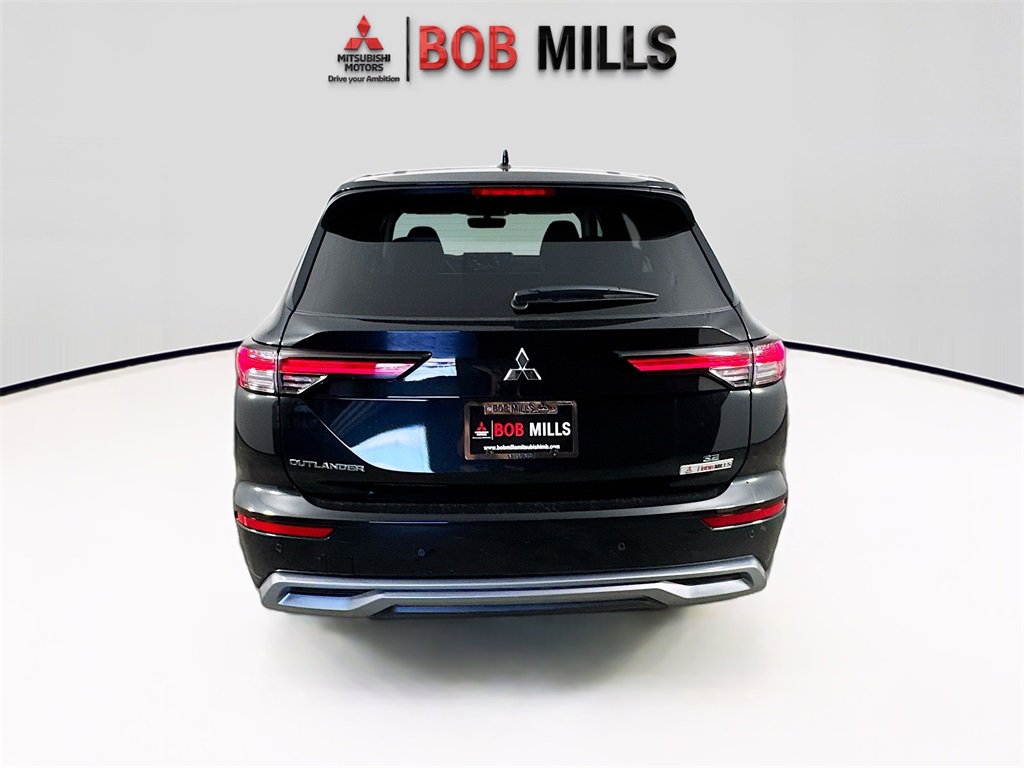 New 2025 Mitsubishi Outlander SE image 6