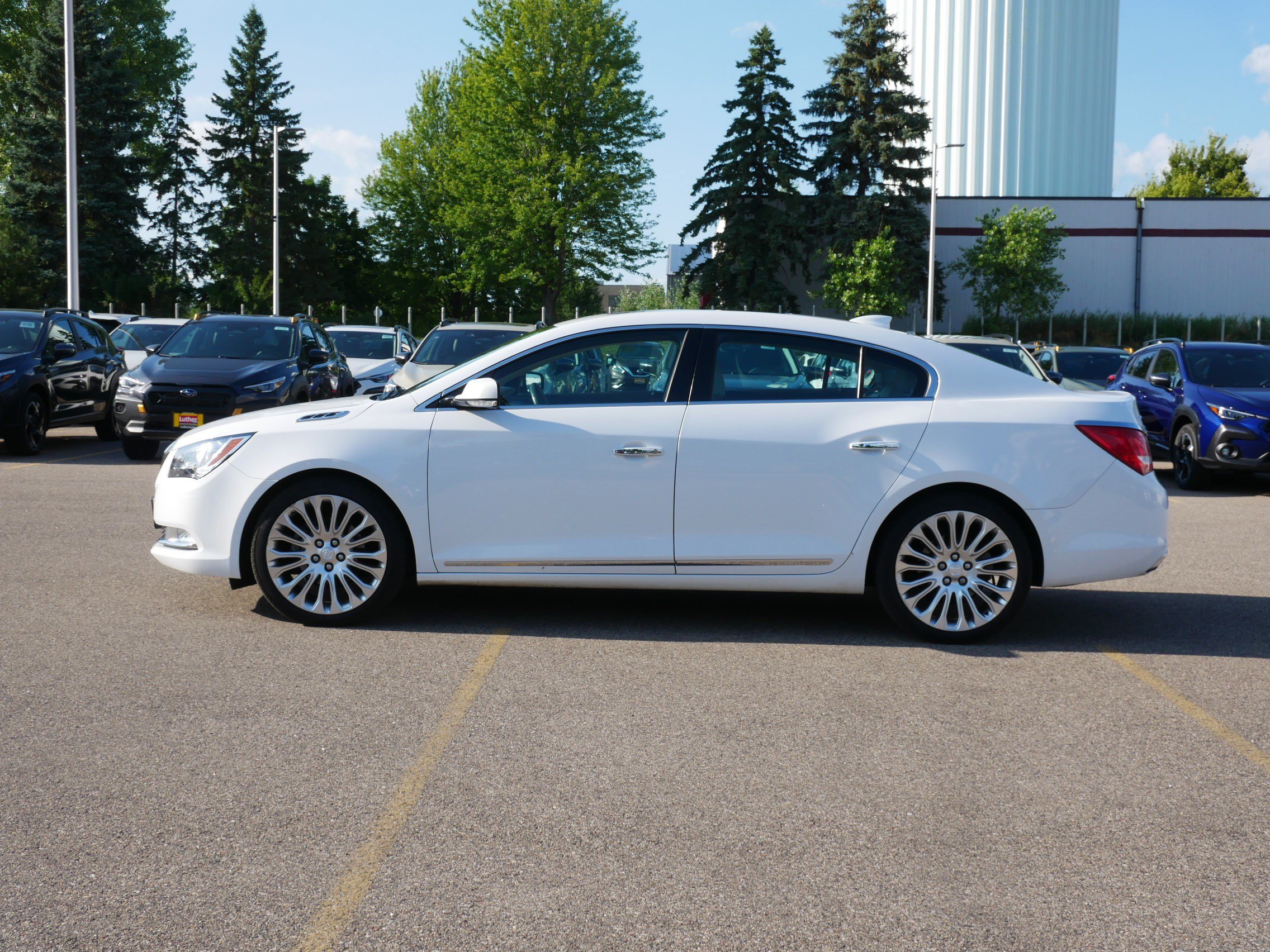 Used 2015 Buick LaCrosse Premium w/ Driver Confidence Package #1 FWD image 4