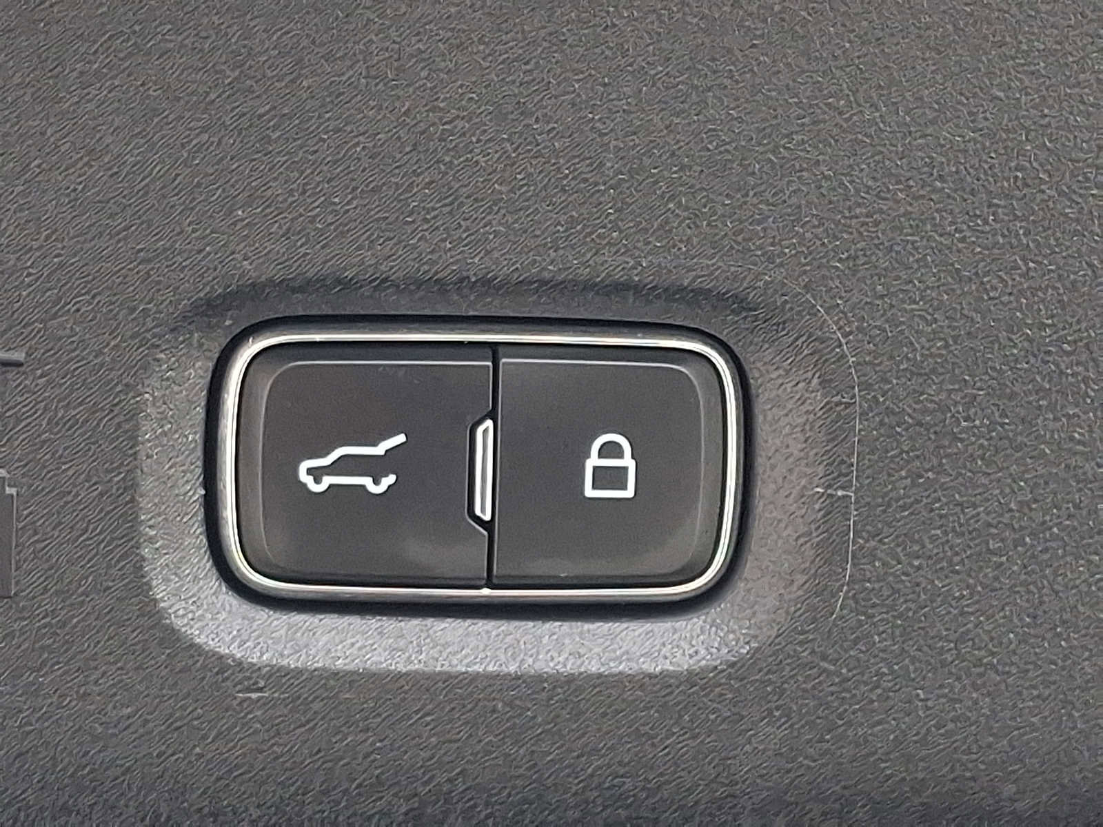 Used 2025 Lincoln Navigator Reserve image 31