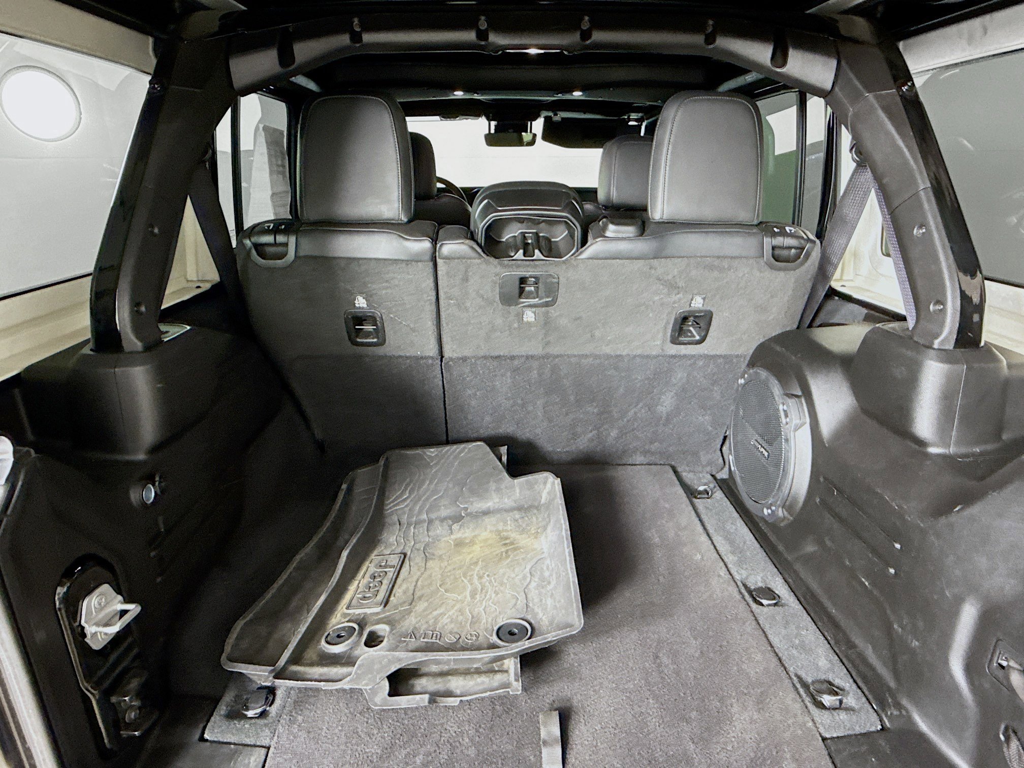 Used 2024 Jeep Wrangler Unlimited Rubicon image 32