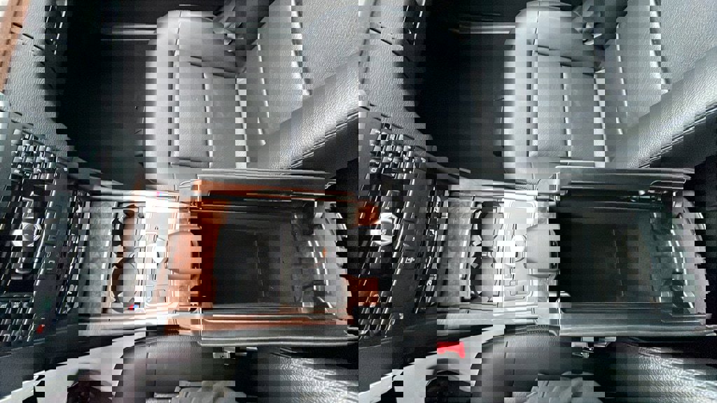 Used 2011 Mercedes-Benz E 350 4MATIC Sedan image 13