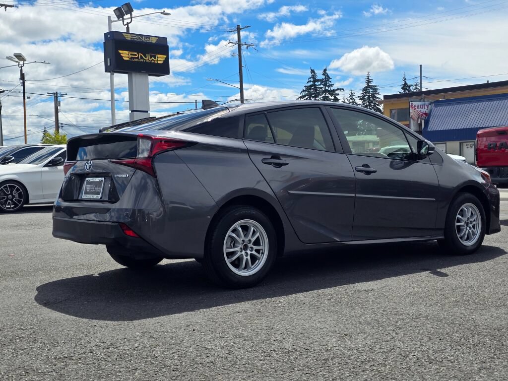 Used 2020 Toyota Prius LE AWD/4WD image 6