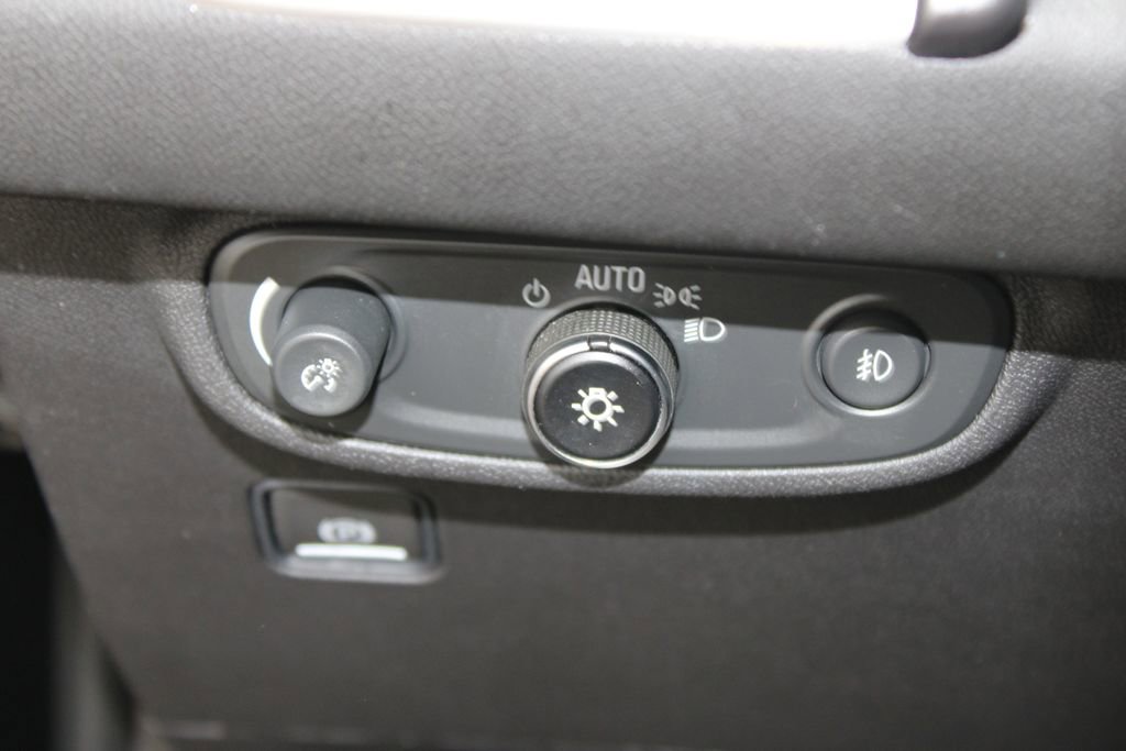 Used 2024 GMC Terrain SLT image 37