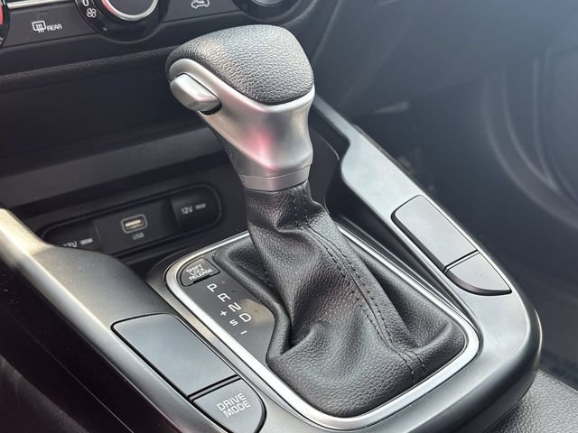 Used 2025 Kia Soul LX w/ LX Technology Package FWD image 15