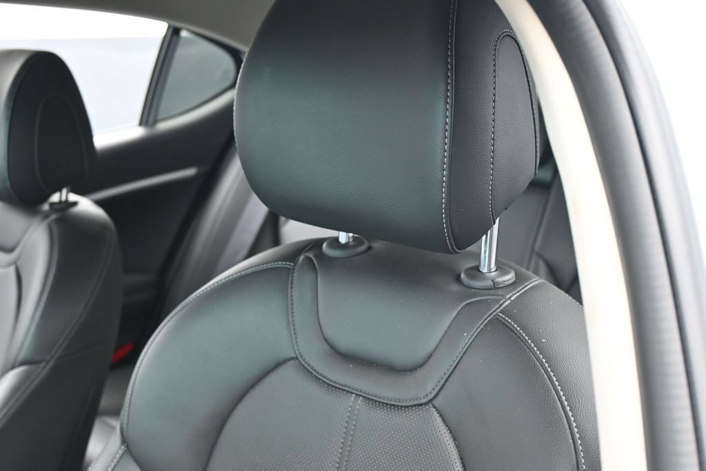 Used 2025 Genesis G70 2.5T RWD image 16