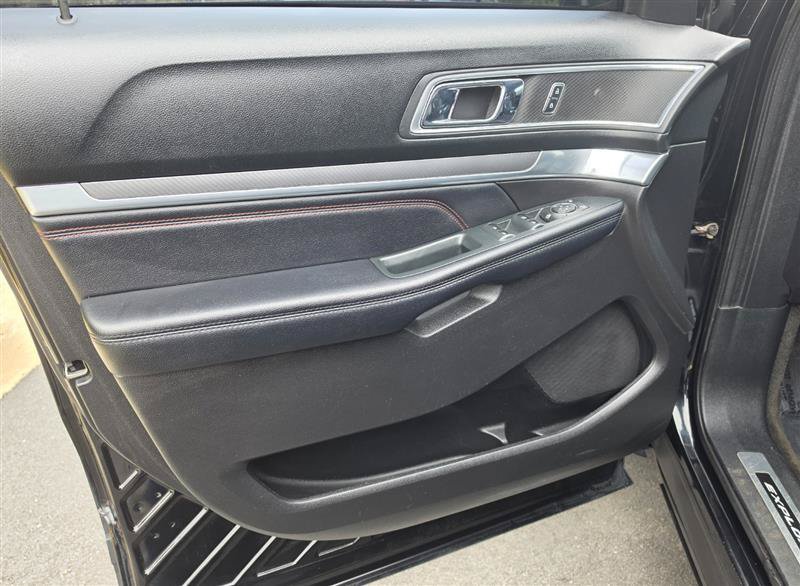 Used 2017 Ford Explorer Sport AWD/4WD image 32