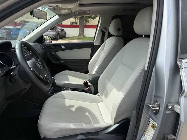 Used 2020 Volkswagen Tiguan SE w/ Panoramic Sunroof Package FWD image 25