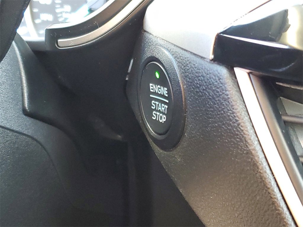 Used 2022 Ford Escape SEL image 17