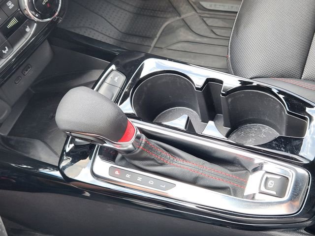 Used 2025 Chevrolet Trax RS w/ Sunroof Package FWD image 21