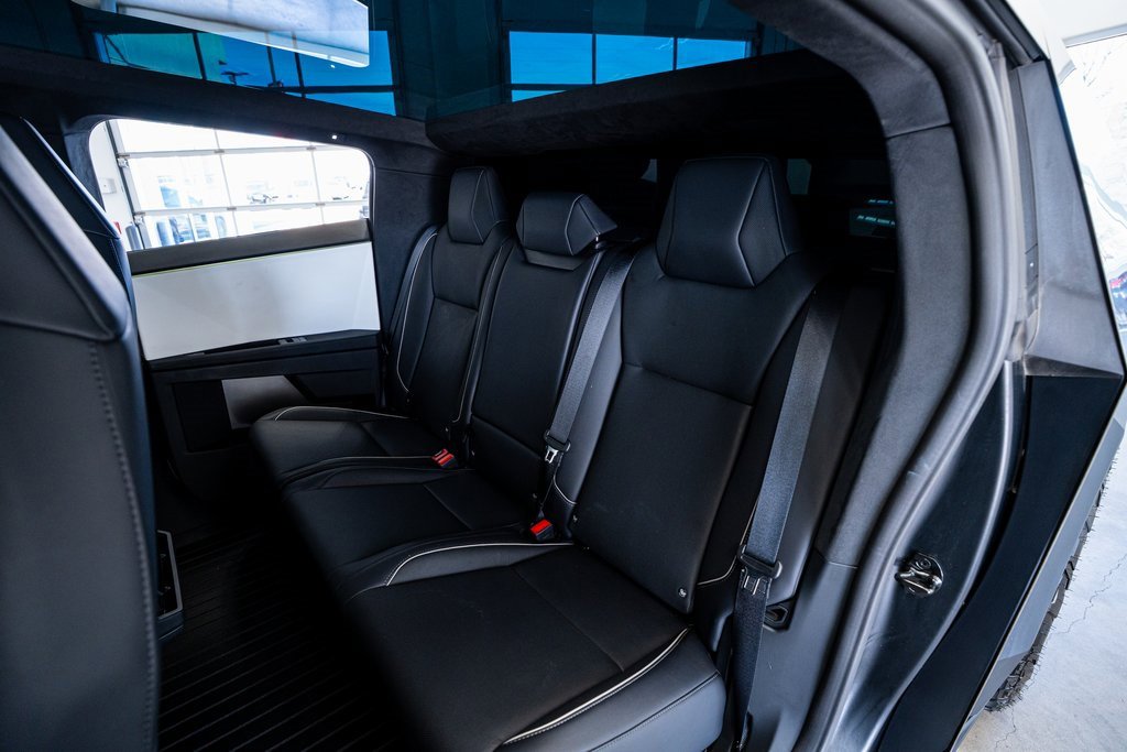 Used 2024 Tesla Cybertruck AWD Crew Cab image 46