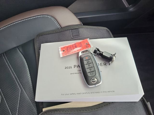 New 2025 Nissan Pathfinder Platinum image 35