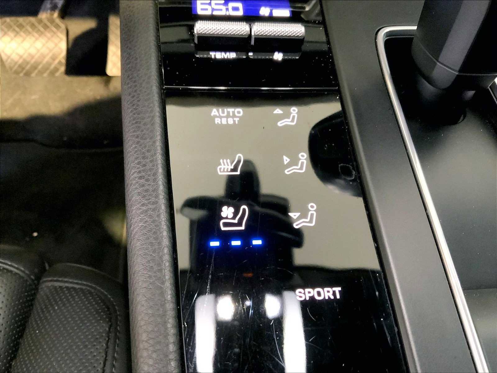 Certified 2023 Porsche Macan image 37