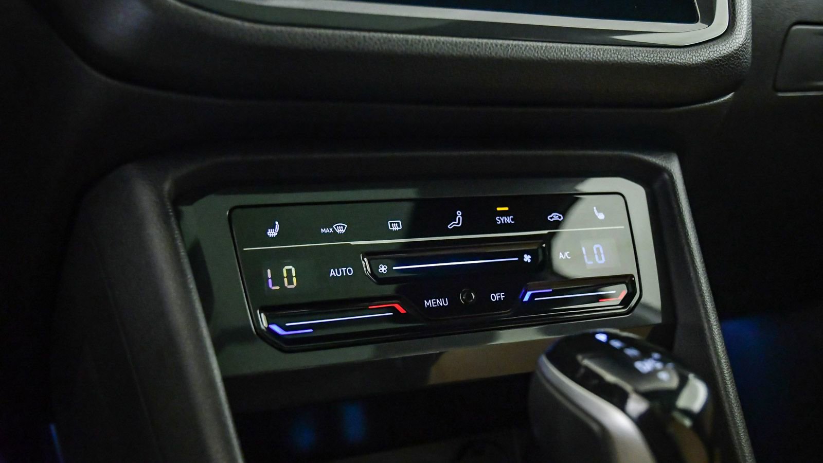 Used 2023 Volkswagen Tiguan SE R-Line image 22