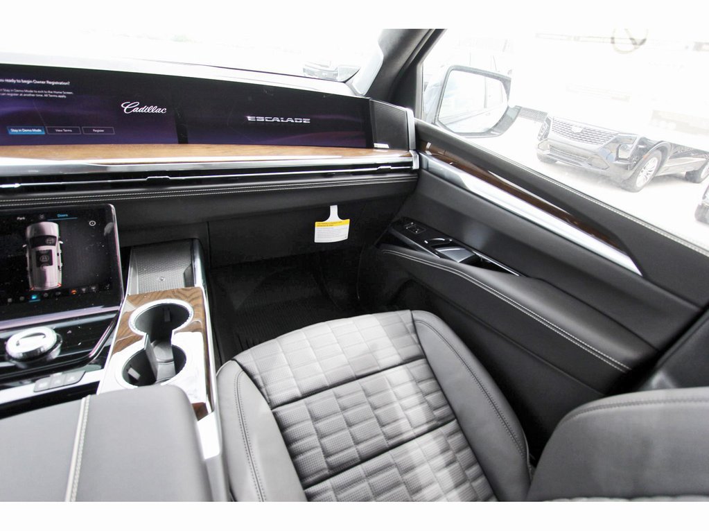 New 2026 Cadillac Escalade Platinum Sport w/ LPO, ONYX Package AWD/4WD image 10