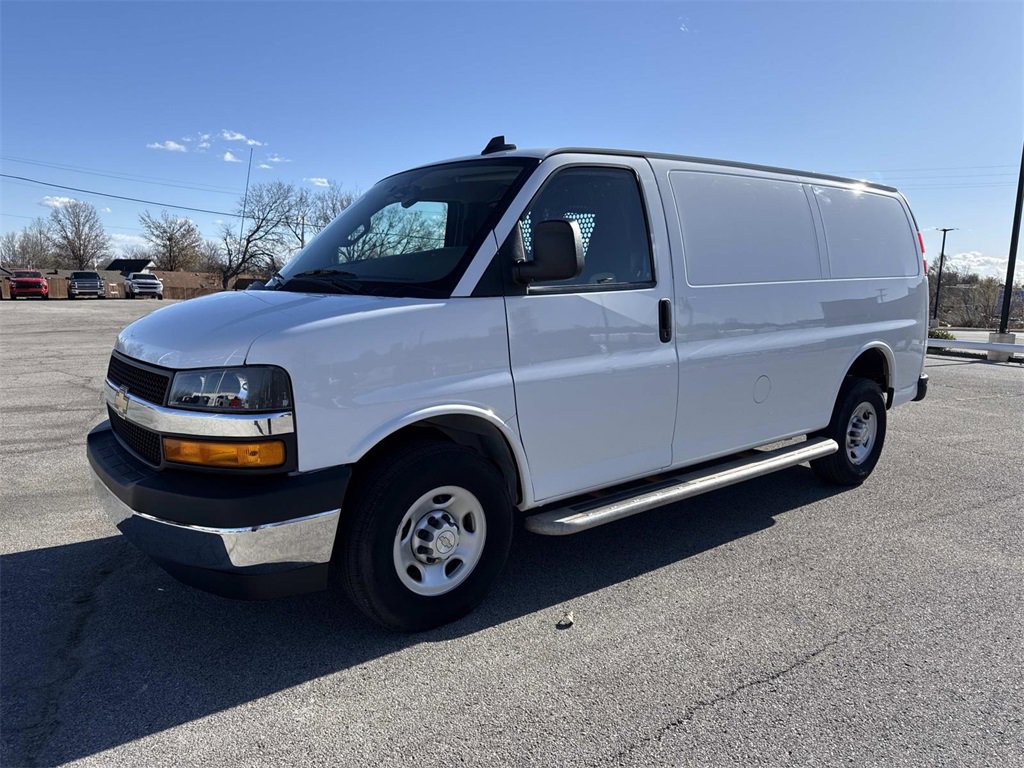 Used 2024 Chevrolet Express 2500 w/ Driver Convenience Package video 2