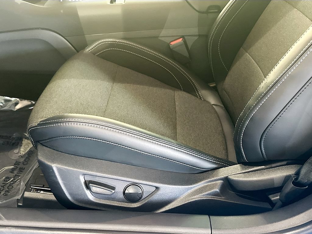 Used 2025 Ford Mustang Coupe RWD image 18
