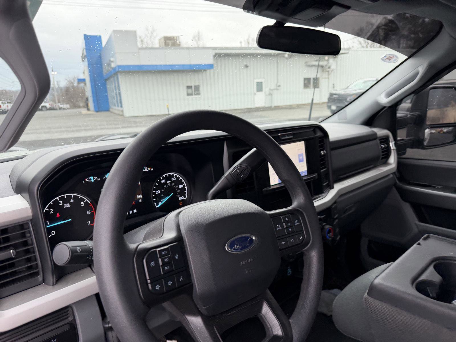 Used 2025 Ford F350 XLT w/ FX4 Off-Road Package AWD/4WD image 15