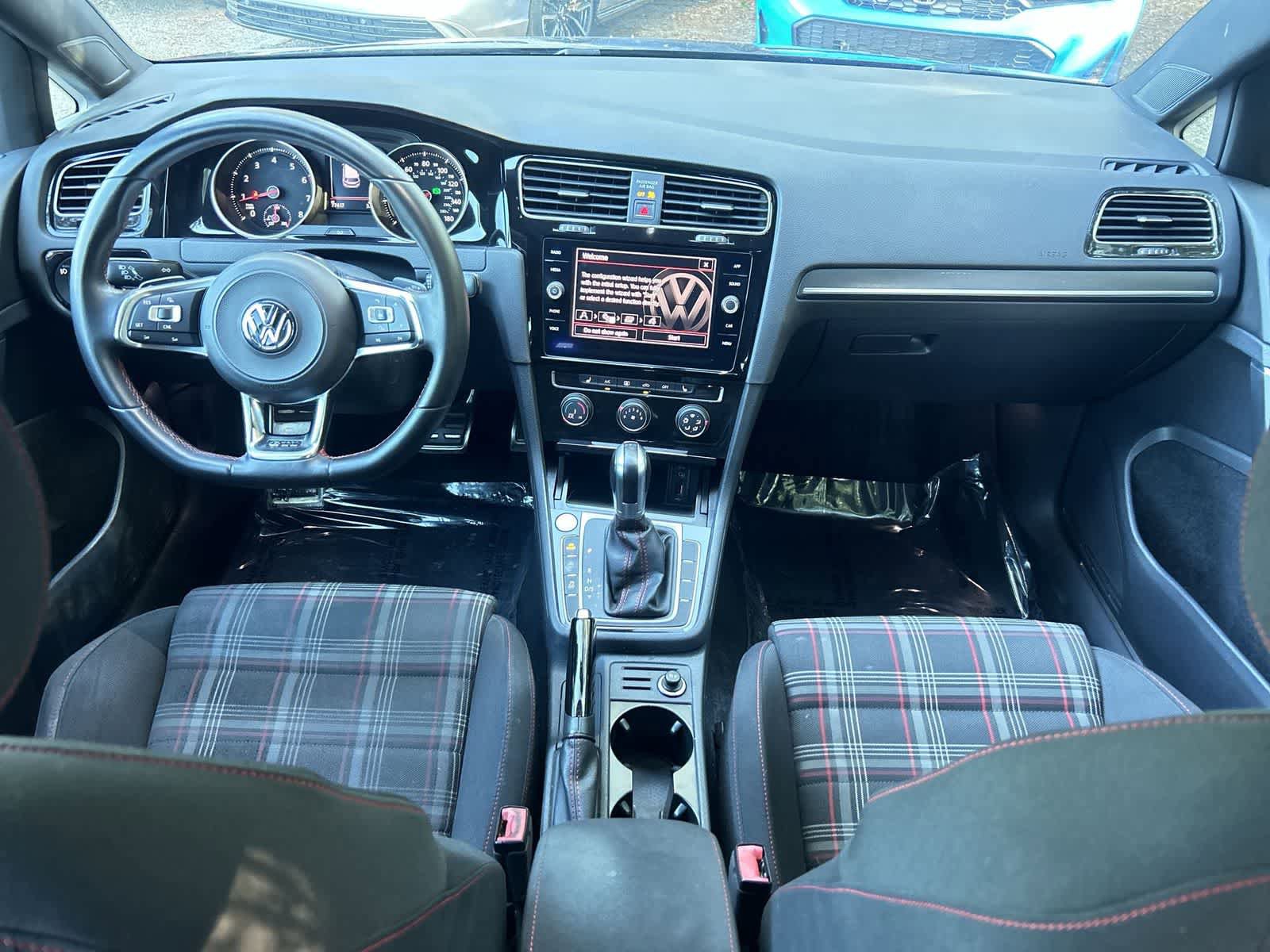 Used 2018 Volkswagen GTI SE FWD image 15
