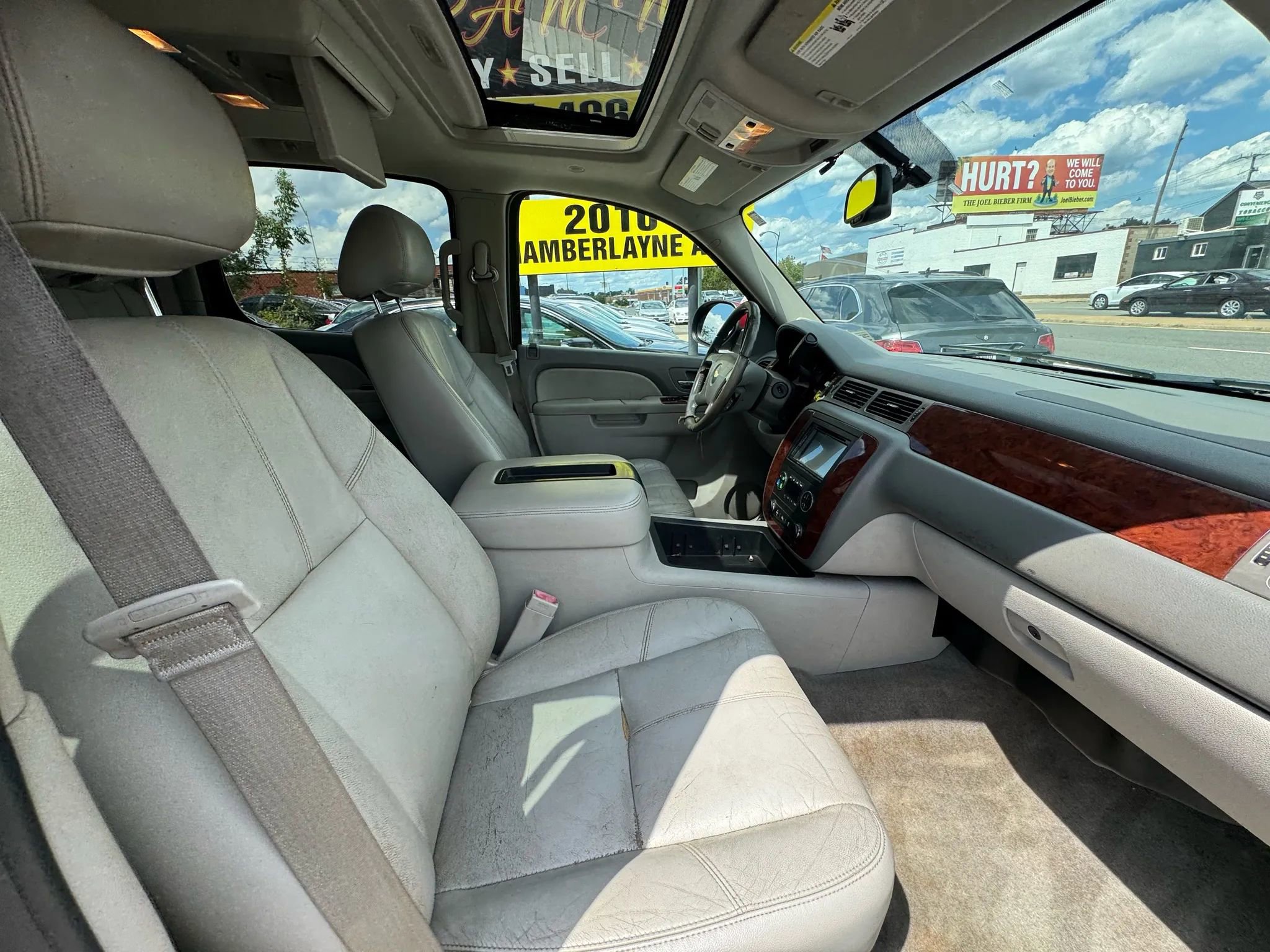 Used 2013 Chevrolet Suburban LT image 24