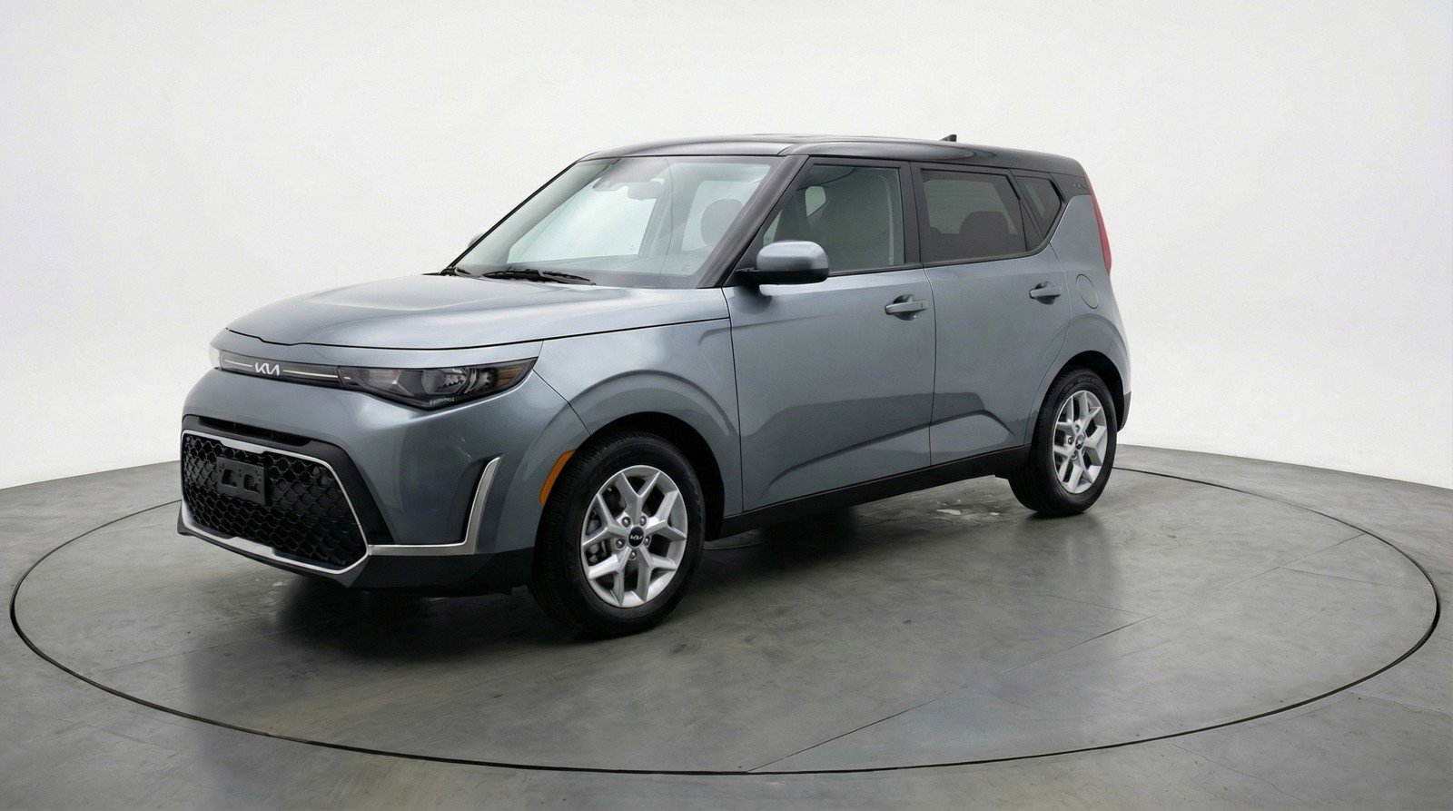 Used 2025 Kia Soul LX w/ LX Technology Package FWD image 3