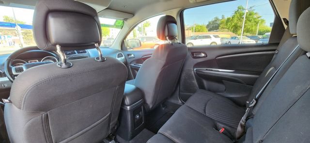 Used 2018 Dodge Journey SE FWD image 9