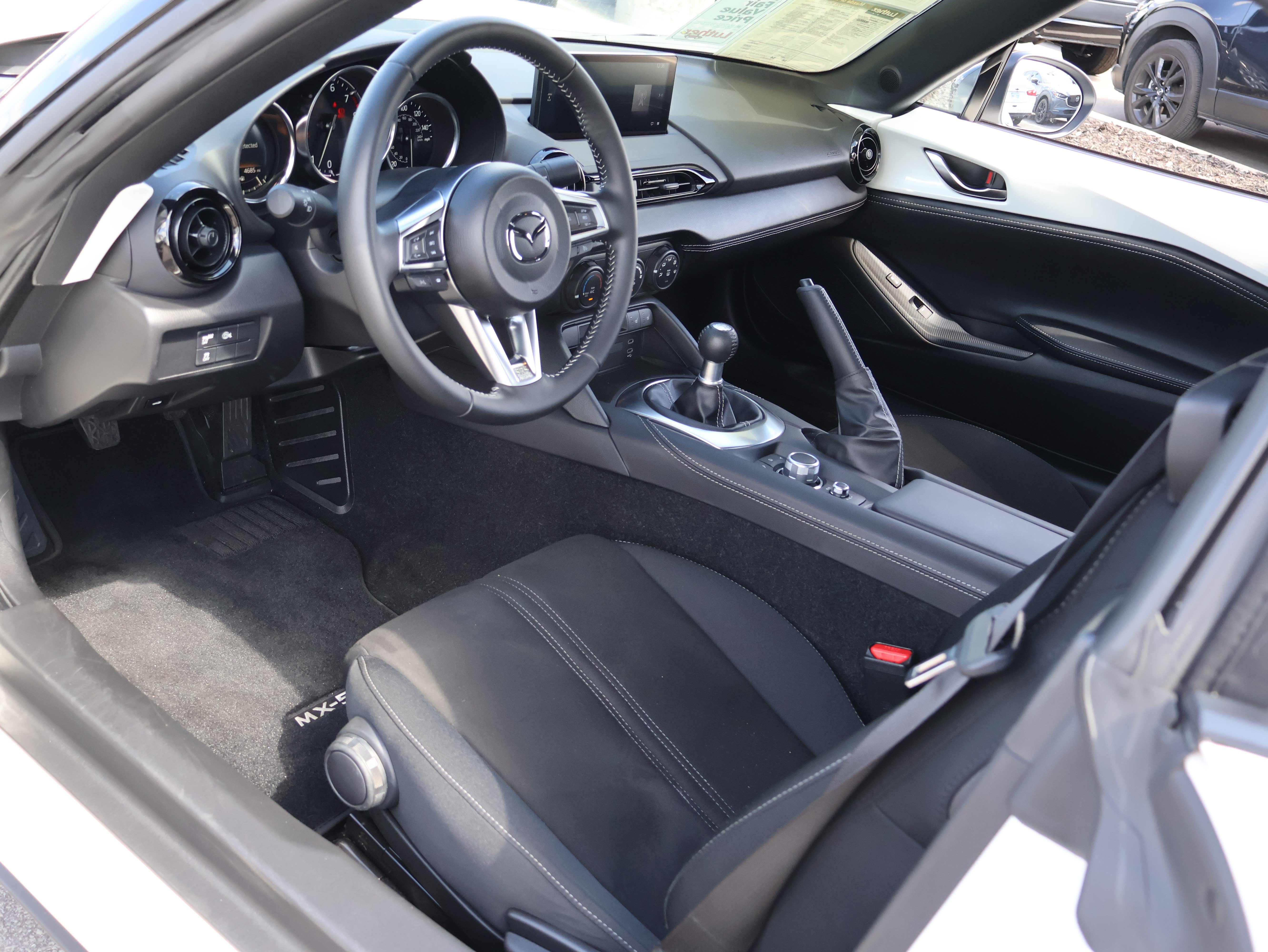 Certified 2025 MAZDA MX-5 Miata Club RWD image 14
