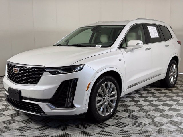 Used 2023 Cadillac XT6 Premium Luxury AWD/4WD image 2