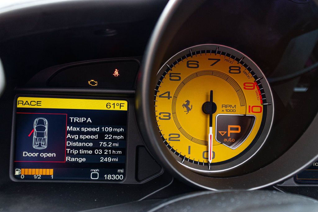 Used 2014 Ferrari 458 Spider RWD image 38