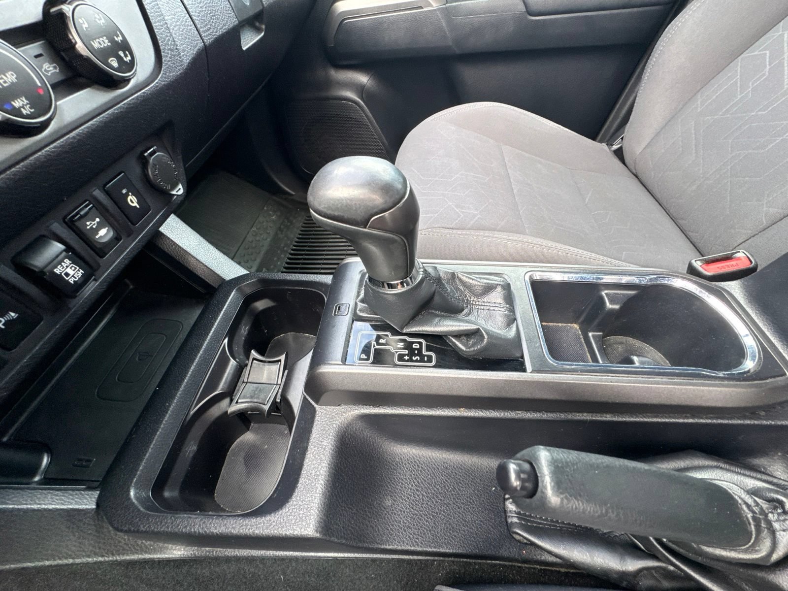 Used 2019 Toyota Tacoma TRD Sport w/ Technology Package RWD image 14