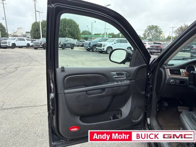 Used 2012 Cadillac Escalade Platinum AWD/4WD image 24