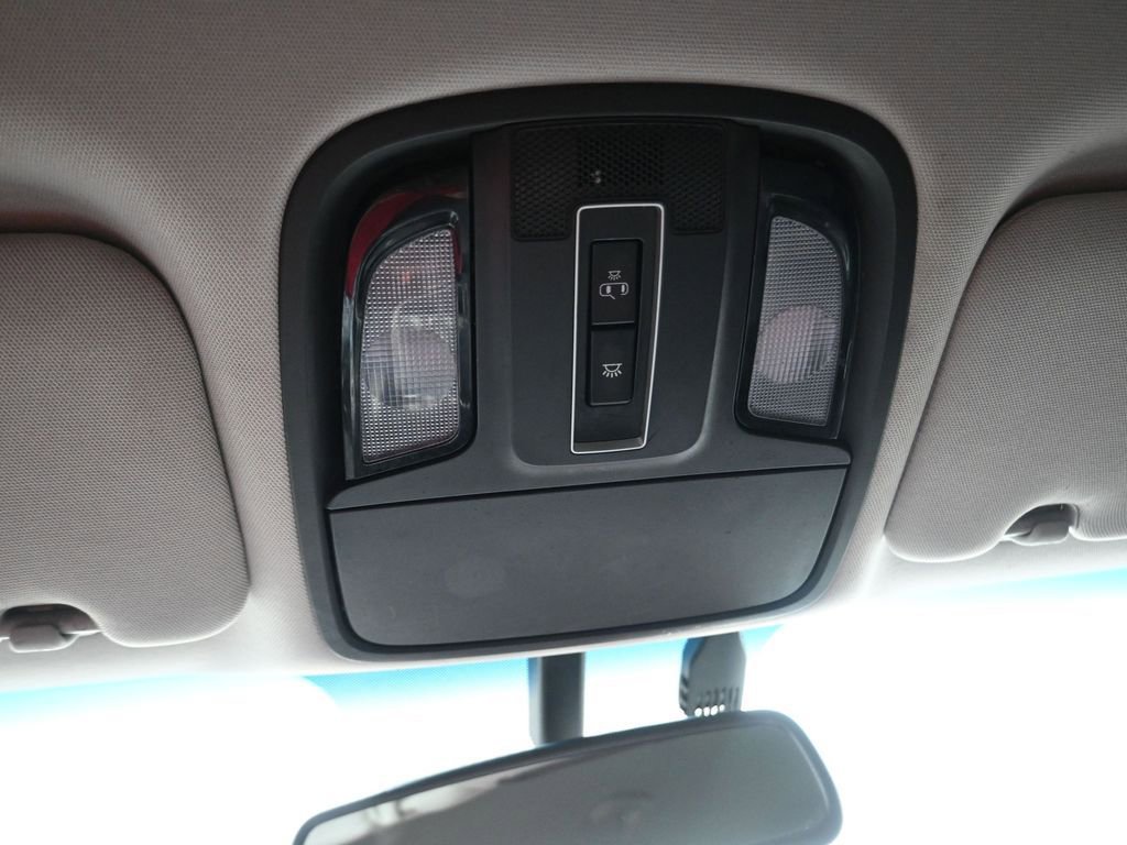 Used 2017 Kia Sorento LX w/ LX Convenience Package image 11