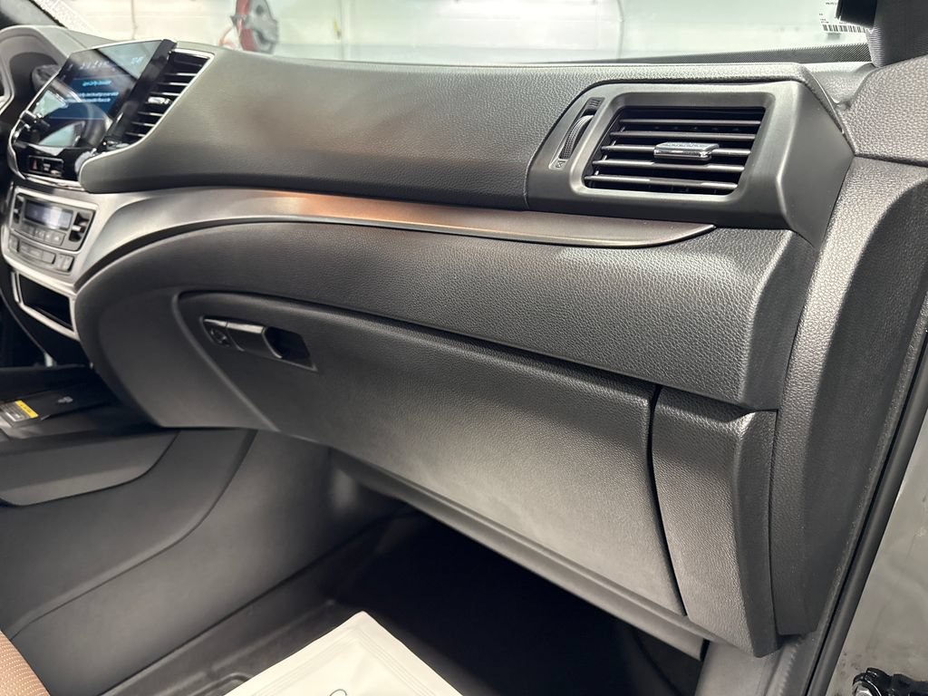 Used 2024 Honda Passport EX-L image 35