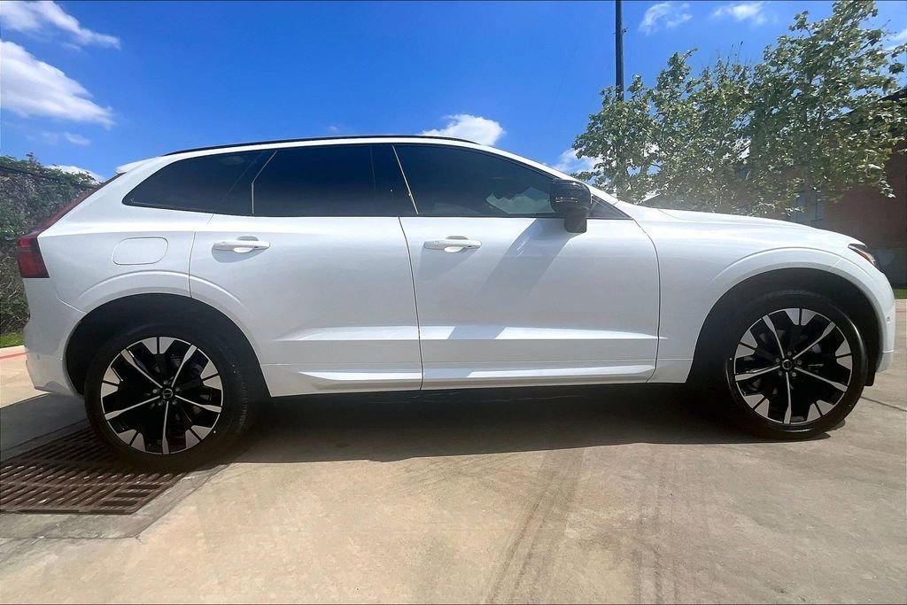 New 2026 Volvo XC60 B5 Plus w/ Protection Package Premier AWD/4WD image 22