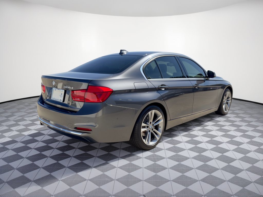 Used 2018 BMW 328d Sedan w/ Executive Package RWD image 9