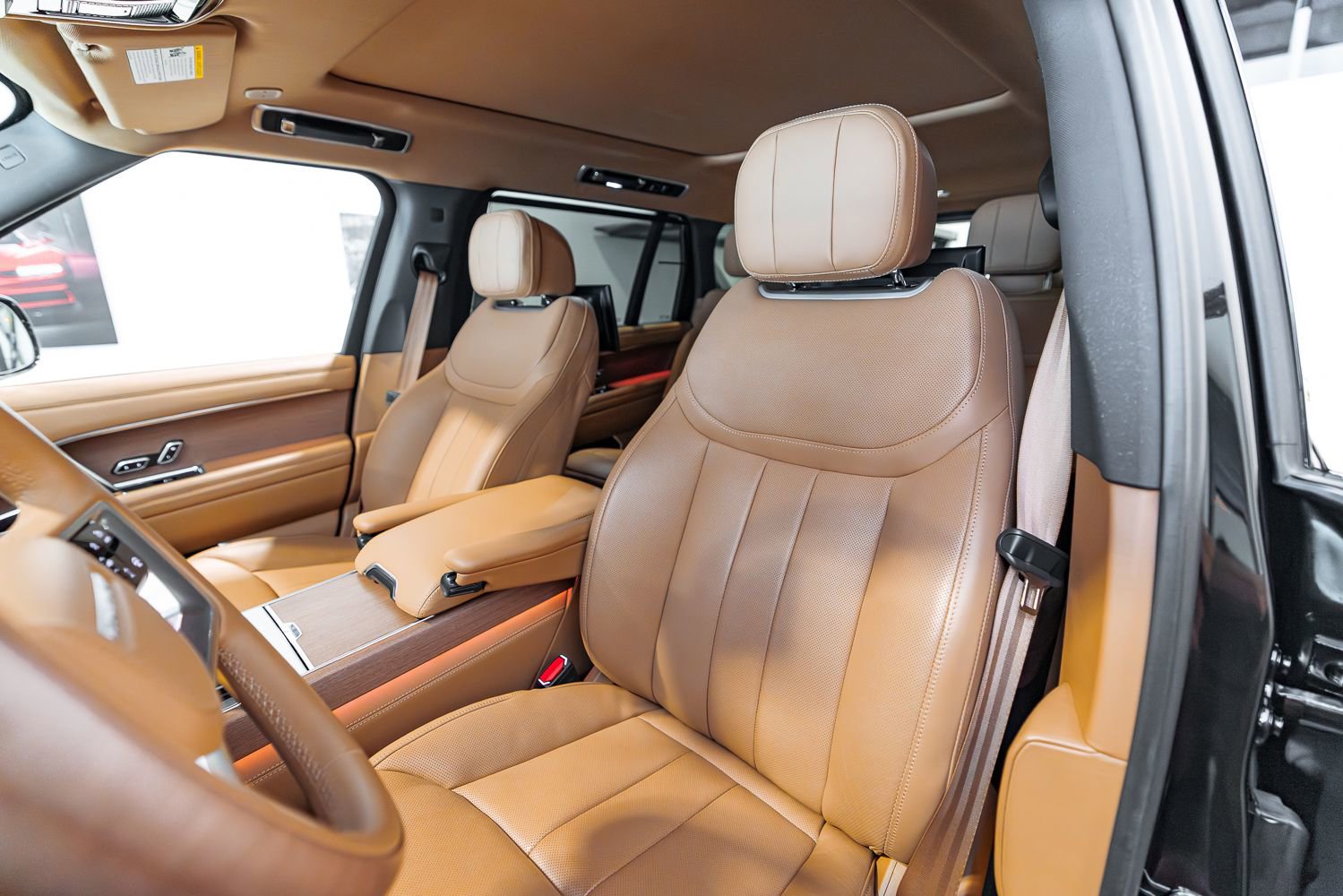 Used 2024 Land Rover Range Rover Long Wheelbase SE image 22