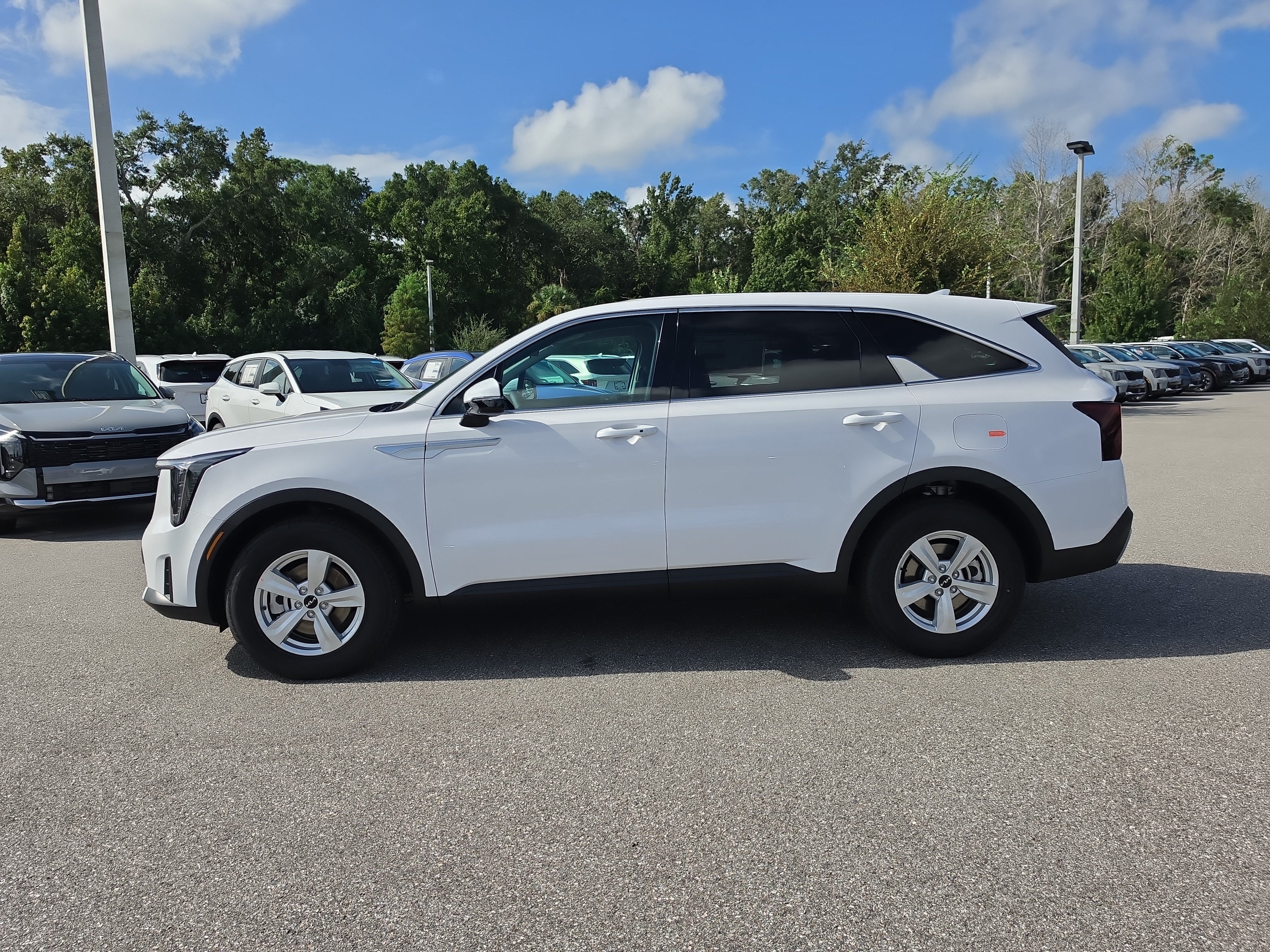 New 2026 Kia Sorento LX FWD image 5
