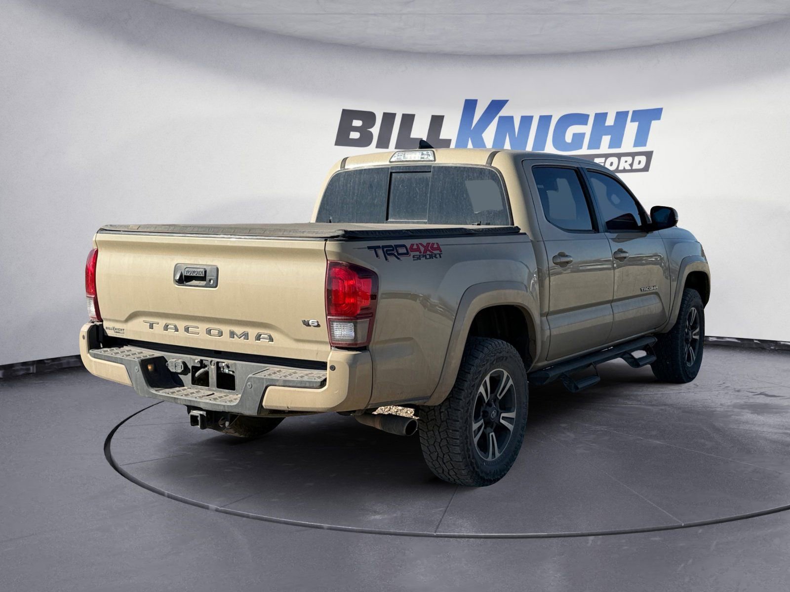 Used 2019 Toyota Tacoma TRD Sport image 5