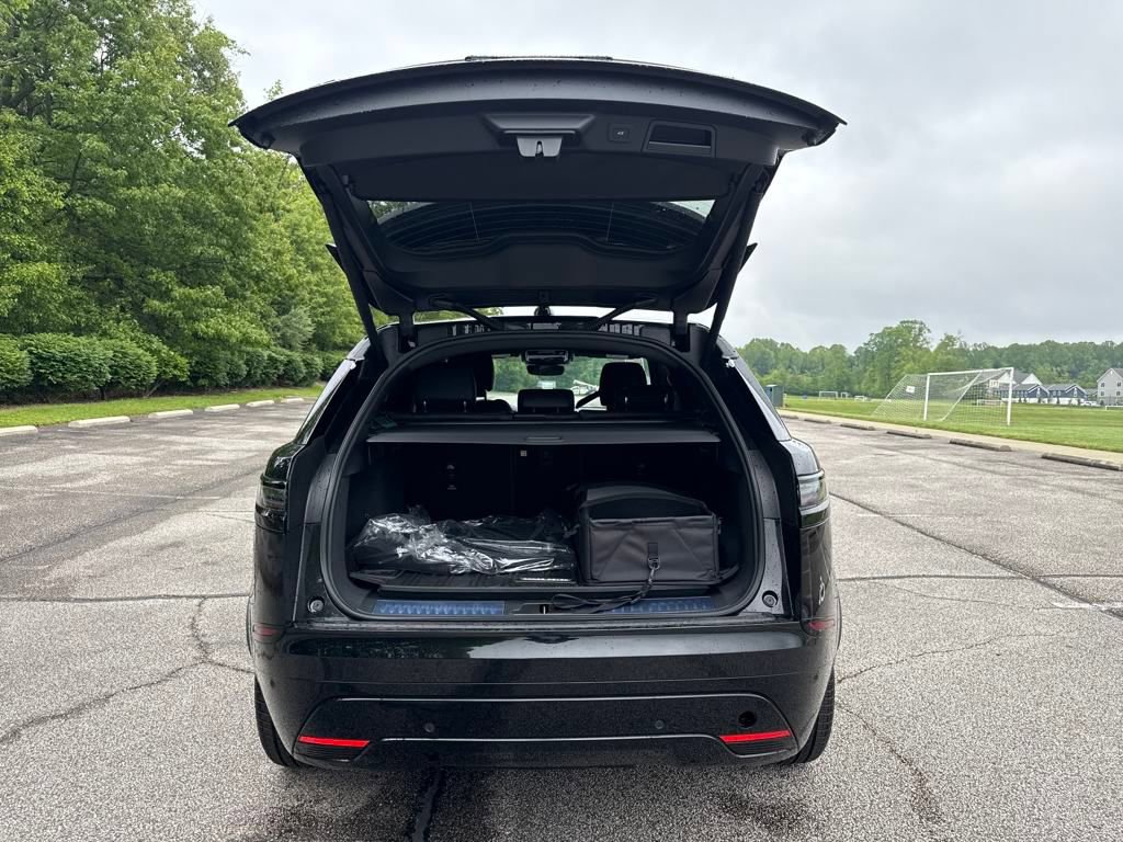 New 2026 Land Rover Range Rover Velar Dynamic SE image 9