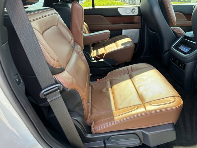 Used 2022 Lincoln Navigator Reserve image 12