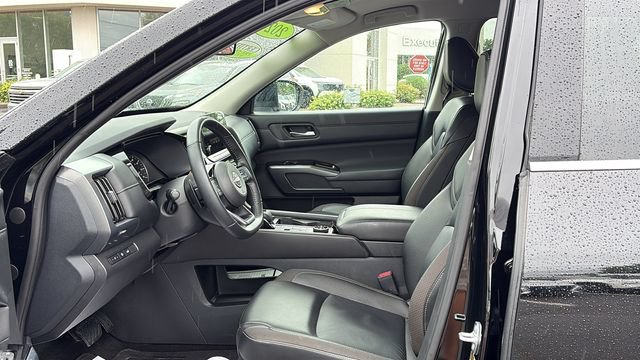 Certified 2024 Nissan Pathfinder SL AWD/4WD image 9