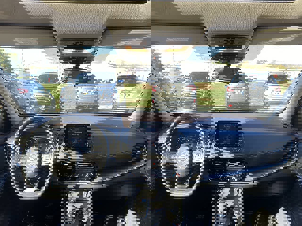 Used 2021 Nissan Rogue SV w/ Premium Package image 13