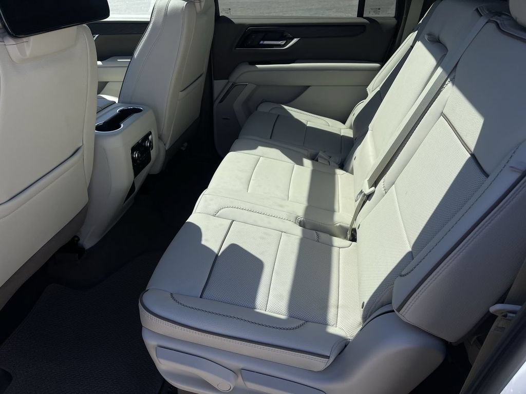 New 2026 GMC Yukon XL Denali w/ Denali Reserve Package AWD/4WD image 24