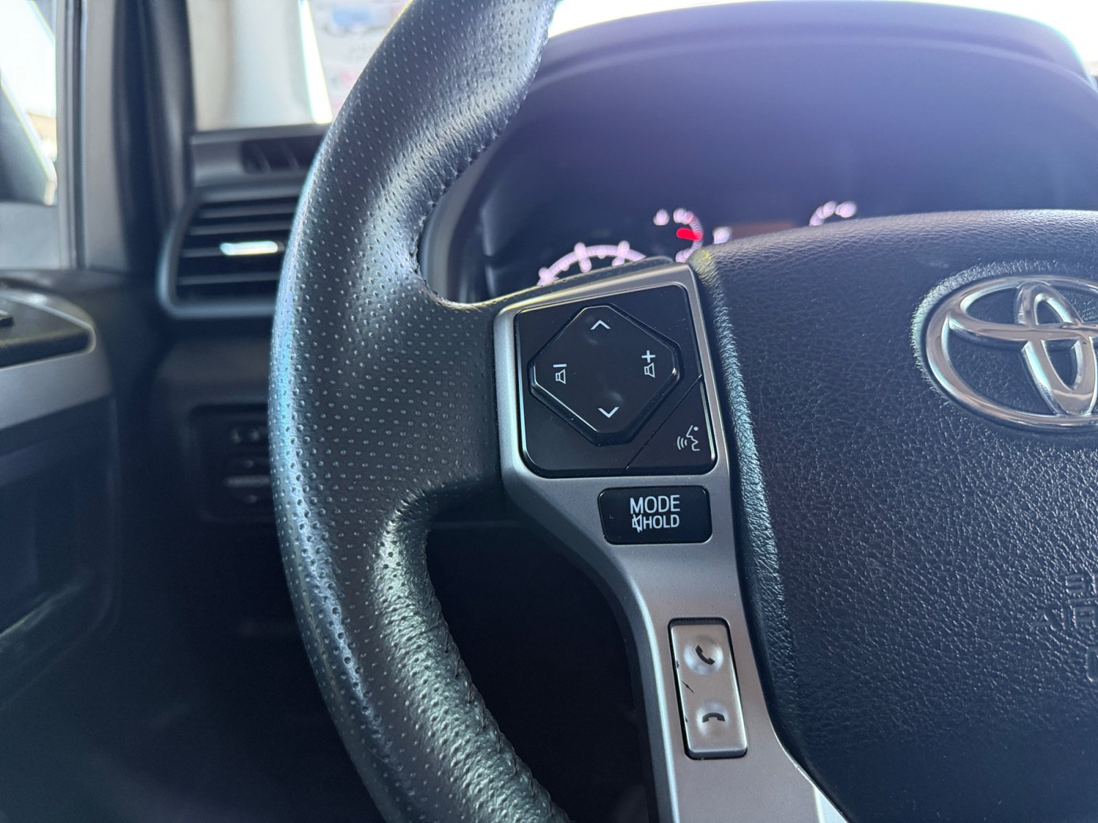 Used 2022 Toyota 4Runner SR5 Premium w/ Moonroof Package RWD image 21